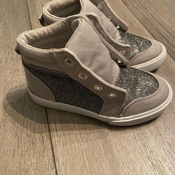 Girls Gymboree glittery silver high top. Size. 9 - Picture 3 of 9